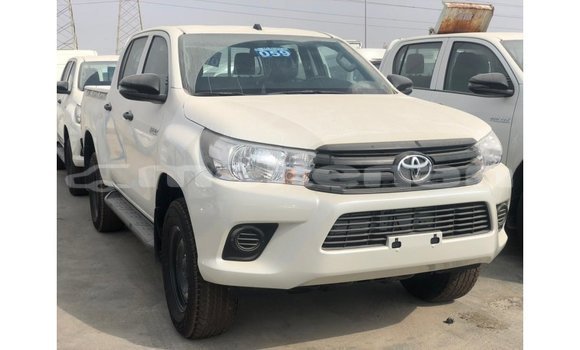 Buy Import Toyota Hilux White Car in Import - Dubai in Aragatsotn