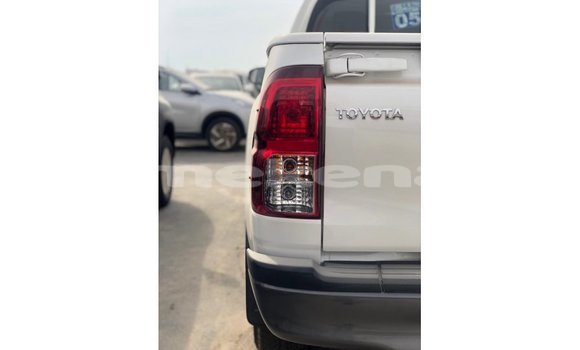 Buy Import Toyota Hilux White Car in Import - Dubai in Aragatsotn Buy Import Toyota Hilux White Car in Import - Dubai in Aragatsotn