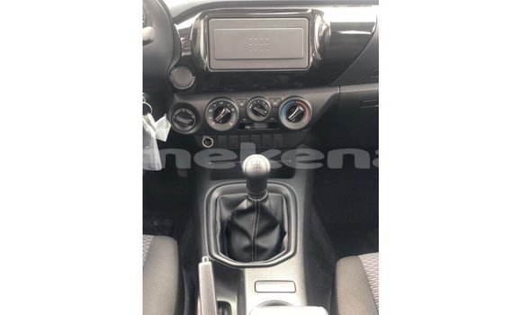 Buy Import Toyota Hilux White Car in Import - Dubai in Aragatsotn Buy Import Toyota Hilux White Car in Import - Dubai in Aragatsotn