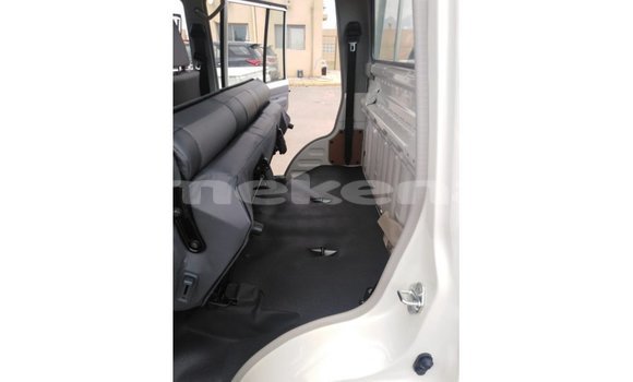 Buy Import Toyota Land Cruiser White Car in Import - Dubai in Aragatsotn Buy Import Toyota Land Cruiser White Car in Import - Dubai in Aragatsotn
