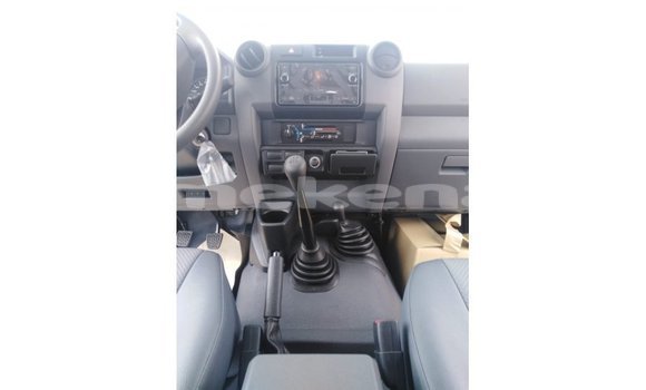 Buy Import Toyota Land Cruiser White Car in Import - Dubai in Aragatsotn Buy Import Toyota Land Cruiser White Car in Import - Dubai in Aragatsotn
