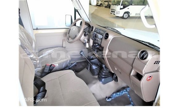 Buy Import Toyota Land Cruiser Beige Car in Import - Dubai in Aragatsotn Buy Import Toyota Land Cruiser Beige Car in Import - Dubai in Aragatsotn