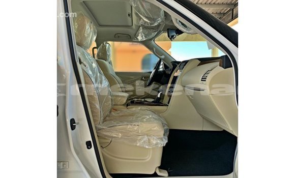 Buy Import Nissan Patrol White Car in Import - Dubai in Aragatsotn Buy Import Nissan Patrol White Car in Import - Dubai in Aragatsotn