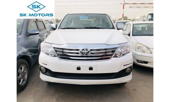 Buy Import Toyota Fortuner White Car in Import - Dubai in Aragatsotn