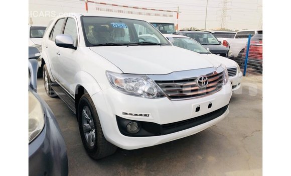 Buy Import Toyota Fortuner White Car in Import - Dubai in Aragatsotn Buy Import Toyota Fortuner White Car in Import - Dubai in Aragatsotn