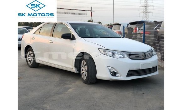 Buy Import Toyota Camry White Car in Import - Dubai in Aragatsotn