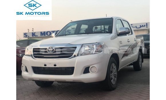 Buy Import Toyota Hilux White Car in Import - Dubai in Aragatsotn