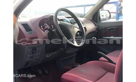 Buy Import Toyota Hilux White Car in Import - Dubai in Aragatsotn Buy Import Toyota Hilux White Car in Import - Dubai in Aragatsotn