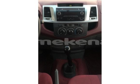 Buy Import Toyota Hilux White Car in Import - Dubai in Aragatsotn Buy Import Toyota Hilux White Car in Import - Dubai in Aragatsotn