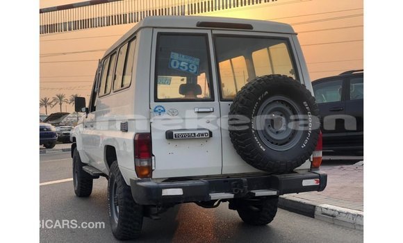 Buy Import Toyota Land Cruiser White Car in Import - Dubai in Aragatsotn Buy Import Toyota Land Cruiser White Car in Import - Dubai in Aragatsotn