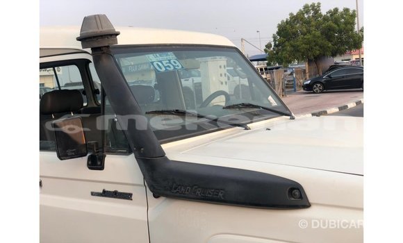 Buy Import Toyota Land Cruiser White Car in Import - Dubai in Aragatsotn Buy Import Toyota Land Cruiser White Car in Import - Dubai in Aragatsotn