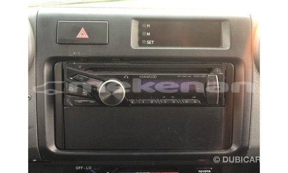 Buy Import Toyota Land Cruiser White Car in Import - Dubai in Aragatsotn Buy Import Toyota Land Cruiser White Car in Import - Dubai in Aragatsotn