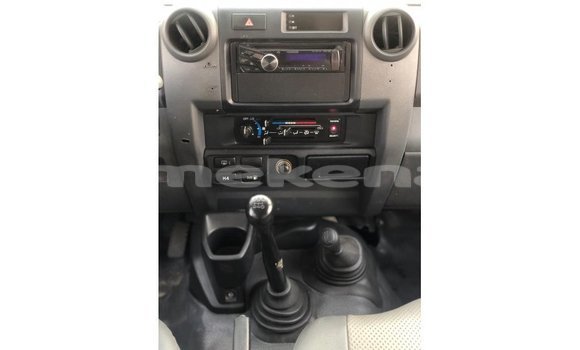 Buy Import Toyota Land Cruiser White Car in Import - Dubai in Aragatsotn Buy Import Toyota Land Cruiser White Car in Import - Dubai in Aragatsotn