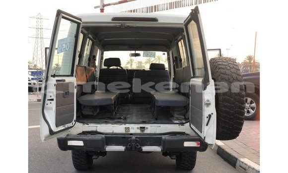 Buy Import Toyota Land Cruiser White Car in Import - Dubai in Aragatsotn Buy Import Toyota Land Cruiser White Car in Import - Dubai in Aragatsotn