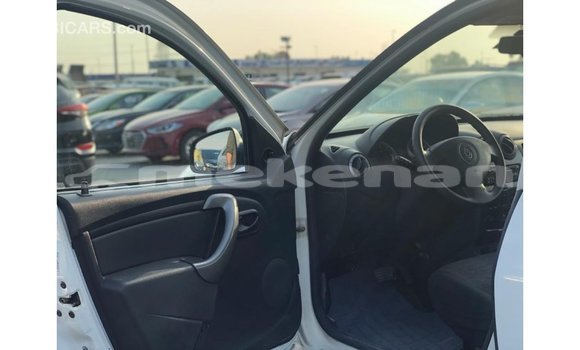Buy Import Renault Duster White Car in Import - Dubai in Aragatsotn Buy Import Renault Duster White Car in Import - Dubai in Aragatsotn