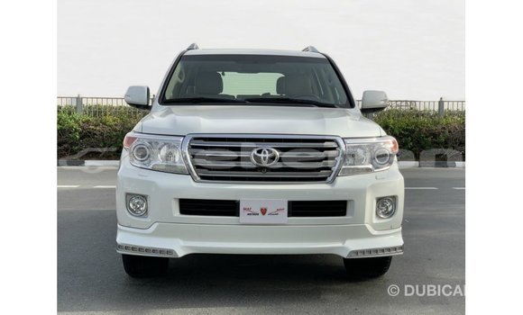 Buy Import Toyota Land Cruiser White Car in Import - Dubai in Aragatsotn Buy Import Toyota Land Cruiser White Car in Import - Dubai in Aragatsotn