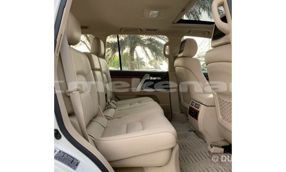 Buy Import Toyota Land Cruiser White Car in Import - Dubai in Aragatsotn Buy Import Toyota Land Cruiser White Car in Import - Dubai in Aragatsotn