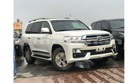 Buy Import Toyota Land Cruiser White Car in Import - Dubai in Aragatsotn