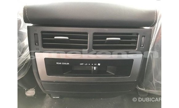 Buy Import Toyota Land Cruiser White Car in Import - Dubai in Aragatsotn Buy Import Toyota Land Cruiser White Car in Import - Dubai in Aragatsotn