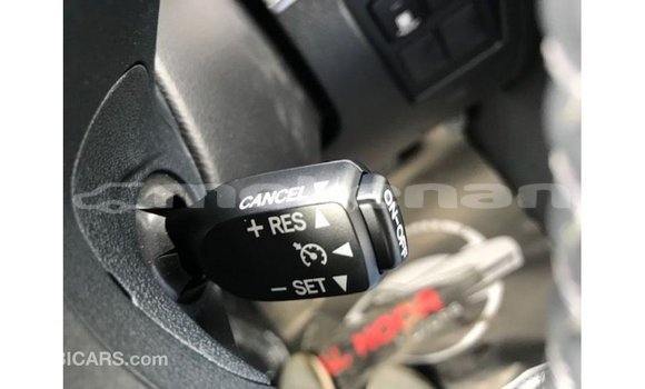 Buy Import Toyota Land Cruiser White Car in Import - Dubai in Aragatsotn Buy Import Toyota Land Cruiser White Car in Import - Dubai in Aragatsotn