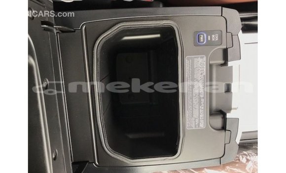 Buy Import Toyota Land Cruiser White Car in Import - Dubai in Aragatsotn Buy Import Toyota Land Cruiser White Car in Import - Dubai in Aragatsotn