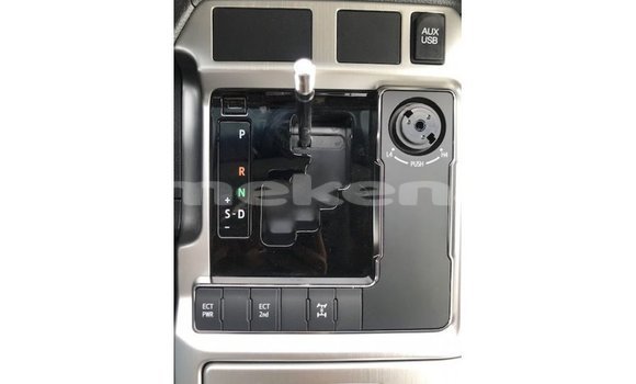 Buy Import Toyota Land Cruiser White Car in Import - Dubai in Aragatsotn Buy Import Toyota Land Cruiser White Car in Import - Dubai in Aragatsotn