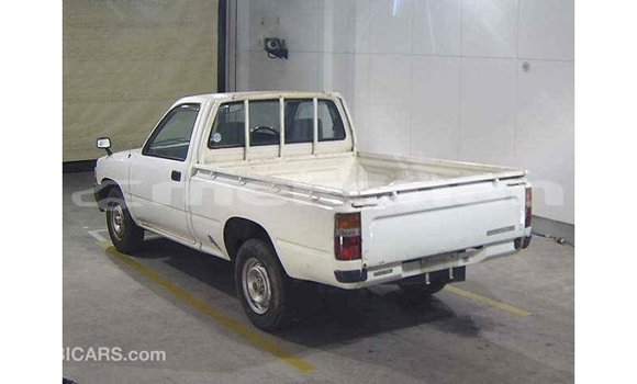 Buy Import Toyota Hilux White Car in Import - Dubai in Aragatsotn Buy Import Toyota Hilux White Car in Import - Dubai in Aragatsotn