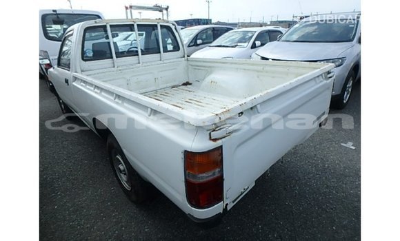 Buy Import Toyota Hilux White Car in Import - Dubai in Aragatsotn Buy Import Toyota Hilux White Car in Import - Dubai in Aragatsotn