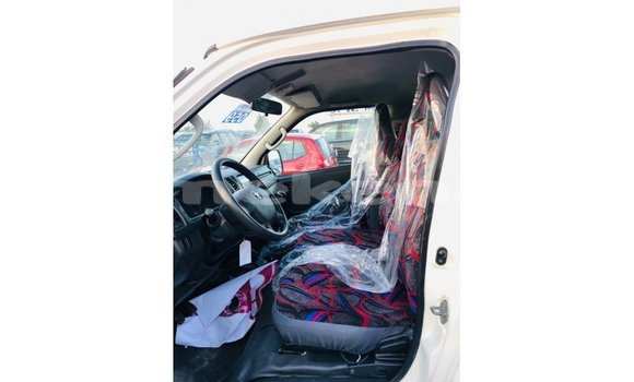 Buy Import Toyota Hiace White Car in Import - Dubai in Aragatsotn Buy Import Toyota Hiace White Car in Import - Dubai in Aragatsotn