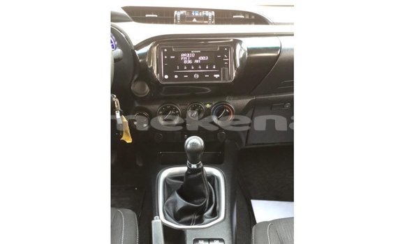 Buy Import Toyota Hilux White Car in Import - Dubai in Aragatsotn Buy Import Toyota Hilux White Car in Import - Dubai in Aragatsotn