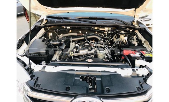 Buy Import Toyota Hilux White Car in Import - Dubai in Aragatsotn Buy Import Toyota Hilux White Car in Import - Dubai in Aragatsotn