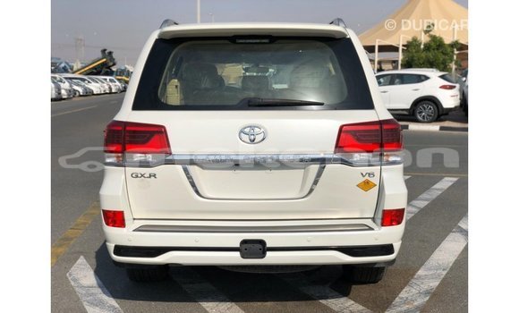 Buy Import Toyota Land Cruiser White Car in Import - Dubai in Aragatsotn Buy Import Toyota Land Cruiser White Car in Import - Dubai in Aragatsotn