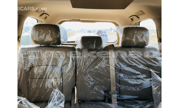 Buy Import Toyota Land Cruiser White Car in Import - Dubai in Aragatsotn Buy Import Toyota Land Cruiser White Car in Import - Dubai in Aragatsotn