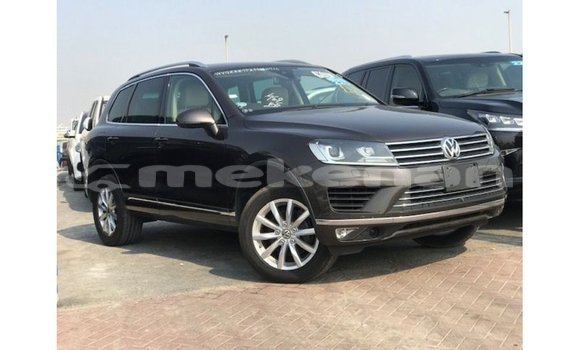 Buy Import Volkswagen Touareg Brown Car in Import - Dubai in Aragatsotn