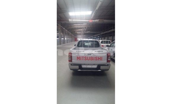 Buy Import Mitsubishi L200 White Car in Import - Dubai in Aragatsotn Buy Import Mitsubishi L200 White Car in Import - Dubai in Aragatsotn
