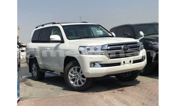 Buy Import Toyota Land Cruiser White Car in Import - Dubai in Aragatsotn Buy Import Toyota Land Cruiser White Car in Import - Dubai in Aragatsotn