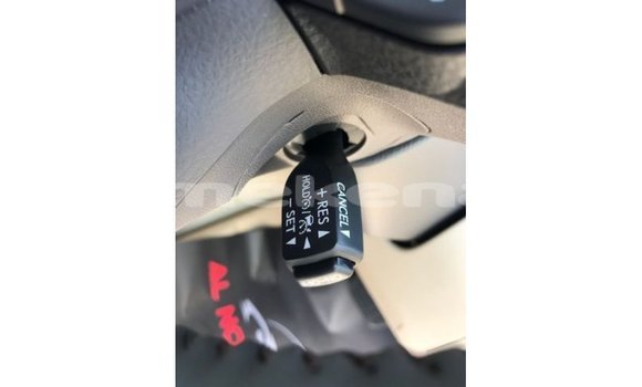 Buy Import Toyota Land Cruiser White Car in Import - Dubai in Aragatsotn Buy Import Toyota Land Cruiser White Car in Import - Dubai in Aragatsotn