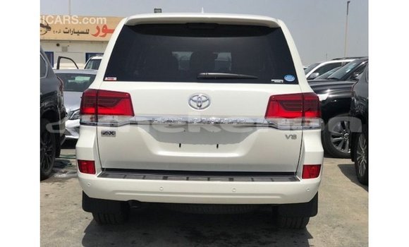 Buy Import Toyota Land Cruiser White Car in Import - Dubai in Aragatsotn Buy Import Toyota Land Cruiser White Car in Import - Dubai in Aragatsotn