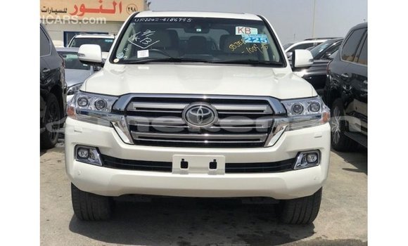 Buy Import Toyota Land Cruiser White Car in Import - Dubai in Aragatsotn Buy Import Toyota Land Cruiser White Car in Import - Dubai in Aragatsotn