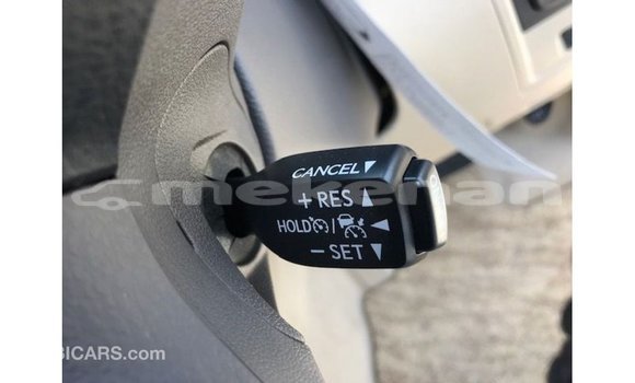 Buy Import Toyota Land Cruiser White Car in Import - Dubai in Aragatsotn Buy Import Toyota Land Cruiser White Car in Import - Dubai in Aragatsotn