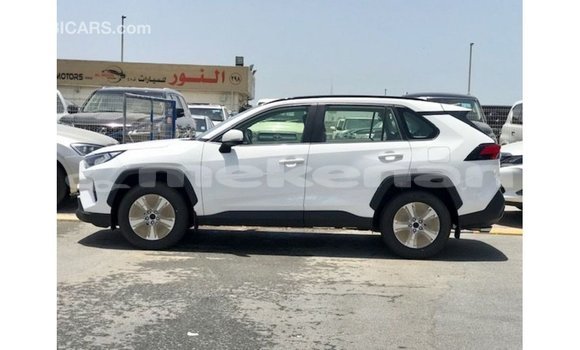 Buy Import Toyota 4Runner White Car in Import - Dubai in Aragatsotn Buy Import Toyota 4Runner White Car in Import - Dubai in Aragatsotn