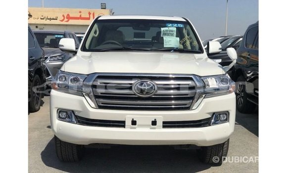 Buy Import Toyota Land Cruiser White Car in Import - Dubai in Aragatsotn Buy Import Toyota Land Cruiser White Car in Import - Dubai in Aragatsotn