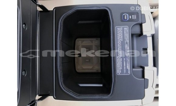 Buy Import Toyota Land Cruiser White Car in Import - Dubai in Aragatsotn Buy Import Toyota Land Cruiser White Car in Import - Dubai in Aragatsotn