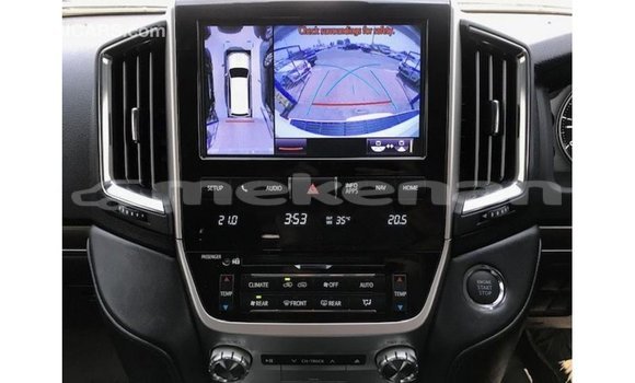 Buy Import Toyota Land Cruiser White Car in Import - Dubai in Aragatsotn Buy Import Toyota Land Cruiser White Car in Import - Dubai in Aragatsotn