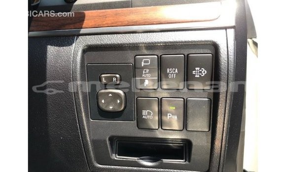 Buy Import Toyota Land Cruiser White Car in Import - Dubai in Aragatsotn Buy Import Toyota Land Cruiser White Car in Import - Dubai in Aragatsotn