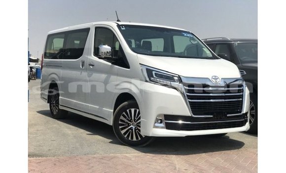 Buy Import Toyota Granvia White Car in Import - Dubai in Aragatsotn Buy Import Toyota Granvia White Car in Import - Dubai in Aragatsotn