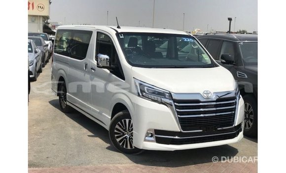 Buy Import Toyota Granvia White Car in Import - Dubai in Aragatsotn Buy Import Toyota Granvia White Car in Import - Dubai in Aragatsotn