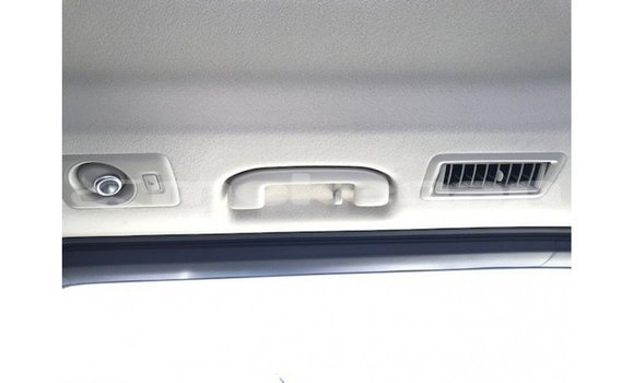 Buy Import Toyota Granvia White Car in Import - Dubai in Aragatsotn Buy Import Toyota Granvia White Car in Import - Dubai in Aragatsotn