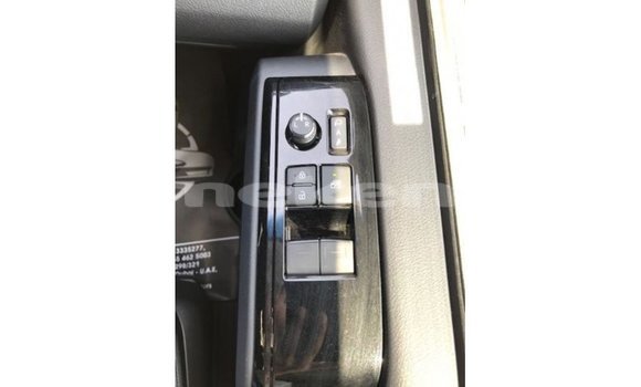 Buy Import Toyota Granvia White Car in Import - Dubai in Aragatsotn Buy Import Toyota Granvia White Car in Import - Dubai in Aragatsotn