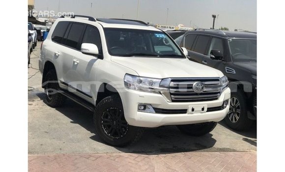 Buy Import Toyota Land Cruiser White Car in Import - Dubai in Aragatsotn Buy Import Toyota Land Cruiser White Car in Import - Dubai in Aragatsotn